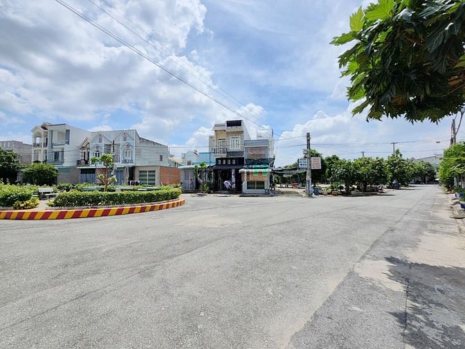 Hình ảnh BÁN ĐẤT DĨ AN, 100m2 tái định cư siêu thị BigC, phường Đông Hòa. H513