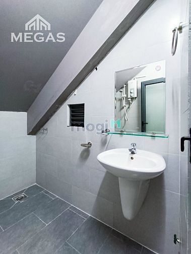 Hình ảnh Ngay Cao Đẳng Lý Tự Trọng - Phòng áp mái dạng Căn Hộ Dịch Vụ