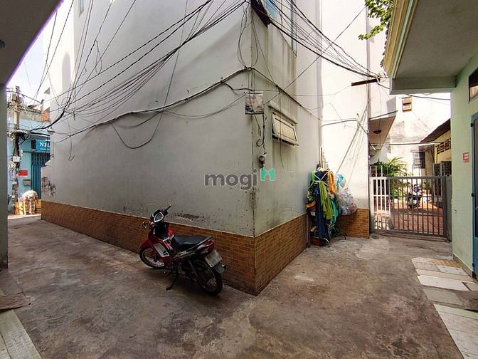 Hình ảnh Nhà giá rẻ cấp 4 94m2 CMT8 P11 Q3