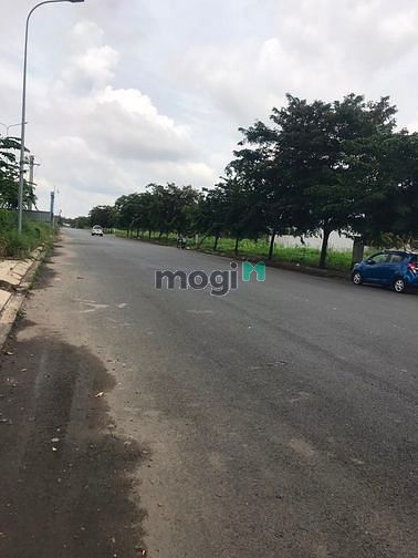Hình ảnh Cần vốn bán nhanh lô đất Trần Não, Q2, 100m2/2tỷ3, xd tự do, sổ hồng.