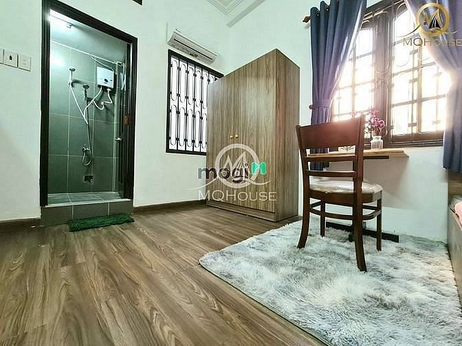Hình ảnh Mb6623 nạp rút nhanh chóng Style Cổ điển, Tông gỗ 2 cửa sổ lớn gần cầu Công Lý Q3