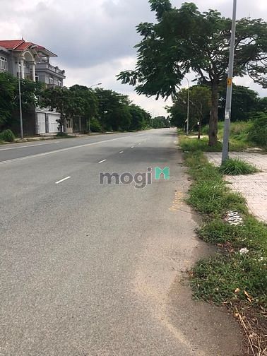 Hình ảnh Cần vốn bán nhanh lô đất Trần Não, Q2, 100m2/2tỷ3, xd tự do, sổ hồng.