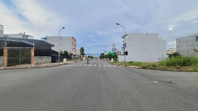 Hình ảnh Lô góc 2MT sổ riêng, trục chính 22m KDC Phú Hồng Thịnh, Dĩ An. H833