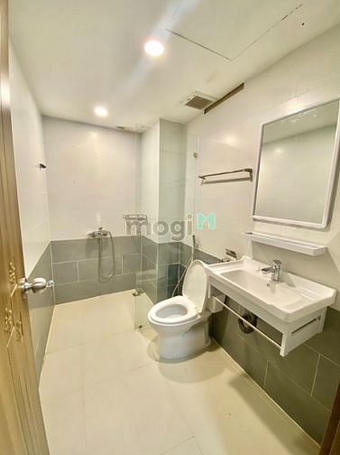 Hình ảnh CHCC full nội thất có hồ bơi thuận tiện đi lại ở các quận.