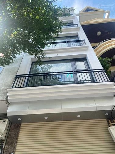 Hình ảnh Cho thuê nhà 5 tầng mặt phố Khâm Thiên