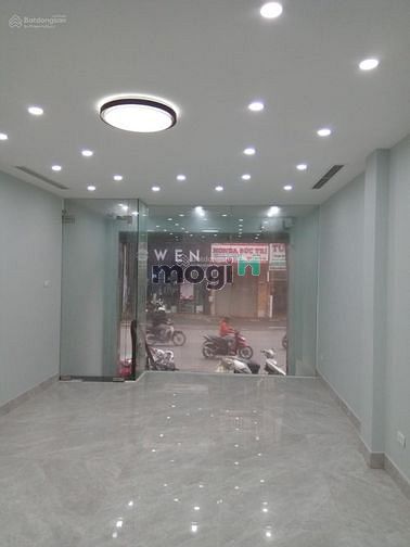 Hình ảnh Cho thuê nhà 5 tầng mặt phố Khâm Thiên