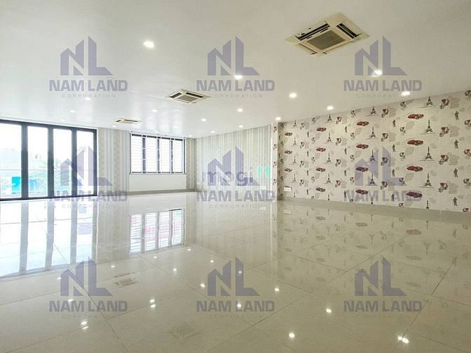 Hình ảnh 🏢 illa : Hầm, trệt 2 lầu áp mái, sàn trống suốt, có thang máy