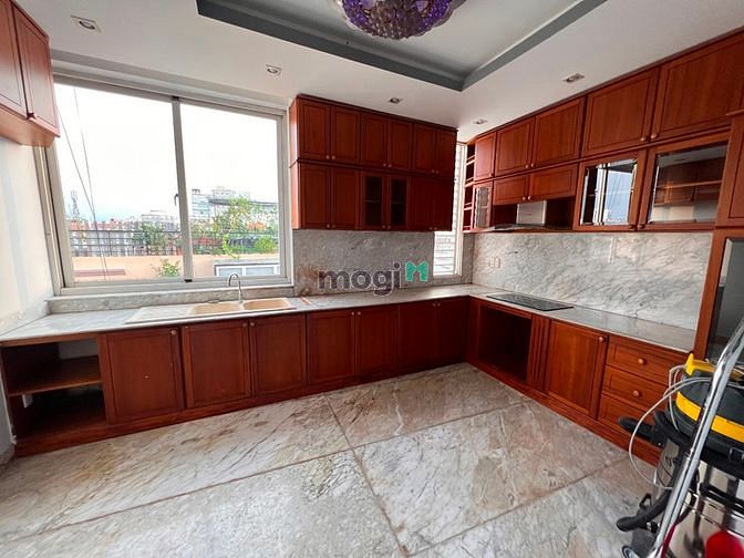 Hình ảnh Penthouse 2PN gần Sân bay Tân Sơn Nhất