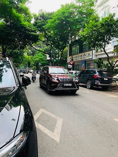 Hình ảnh Cho thuê căn góc mặt tiền siêu đẹp phố Cửa Bắc