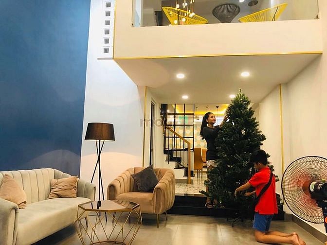 Hình ảnh Bánnhà 1sẹc NguyễnKiệm 86m2,ngang4.8m,5 phòng