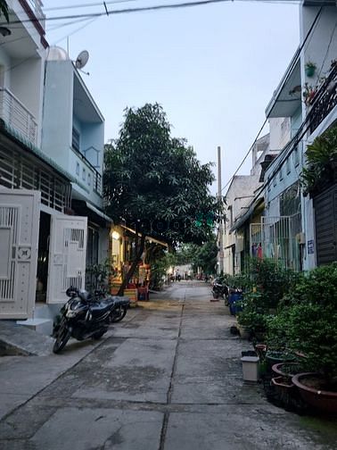 Hình ảnh Bán nhà tỉnh lộ 10 - hẻm xe hơi - đã có sổ - hoàn công.