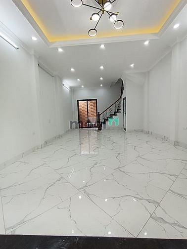 Hình ảnh Nhàn mới, Thang máy, Ô tô đỗ cổng, 40M, MT 4.2M, 7,0 TỶ.