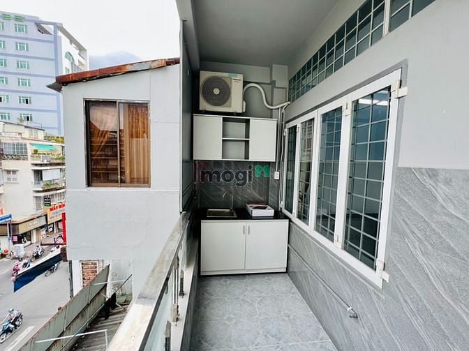 Hình ảnh CHDV cửa sổ ban công thoáng mát quận Phú Nhuận
