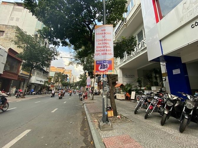Hình ảnh Cho thuê mặt tiền 293-295 Lý Tự Trọng, Quận 1, DT: 8x22m, Giá 276 triệ