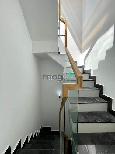 Hình ảnh Nhà phố mới toanh thiết kế Tân cổ điển gần AEON Tân Phú