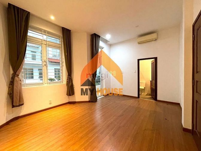 Hình ảnh Villa phố Thảo Điền 10x11m giá 35tr