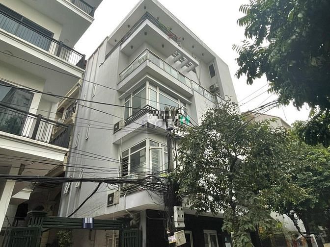 Hình ảnh Cho thuê nhà Chùa Láng 75m2 x 5T, phòng khám,SPA, Văn phòng