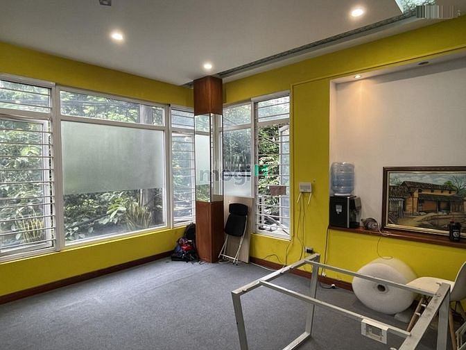 Hình ảnh Cho thuê nhà Chùa Láng 75m2 x 5T, phòng khám,SPA, Văn phòng