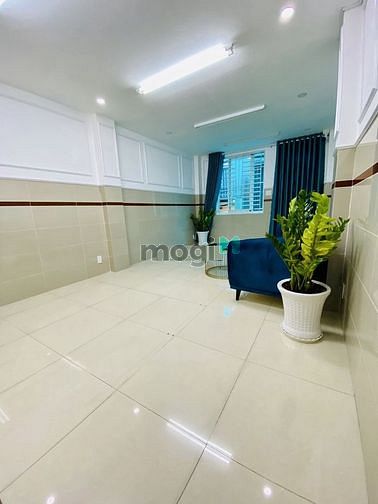 Hình ảnh Mặt Tiền đường Phan Văn Trị: Trệt 4 Lầu – Sân Thượng Thang Máy