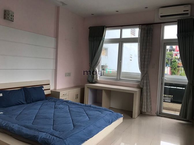 Hình ảnh CHDV Ban công gân Phú Mỹ Hưng 5.5TR