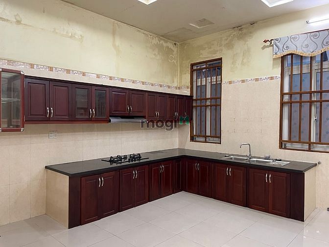 Hình ảnh Cho thuê nhà riêng 252m2, tại Dĩ An