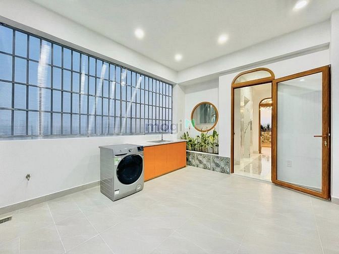 Hình ảnh Bán nhà mới, có thang máy kính, hẻm xe tải, Gò Vấp