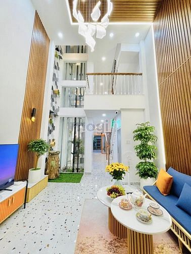 Hình ảnh Bán nhà mới, có thang máy kính, hẻm xe tải, Gò Vấp