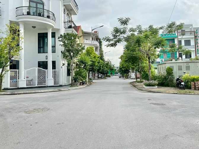 Hình ảnh BÁN ĐẤT Sở Dầu, Hồng Bàng,gần Vin Imperia, ôtô vào đất, 4,2 tỷ, 97,7m2