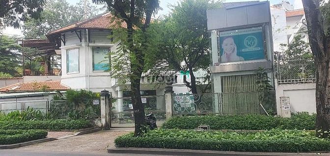 Hình ảnh Cho thuê villa mặt tiền phường 6, q3.