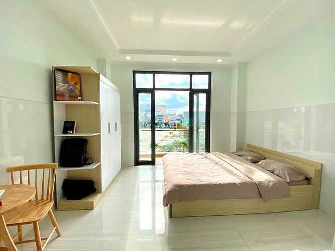 Hình ảnh Siêu phẩm cao cấp có ban công , gần ngã 4 hàng xanh
