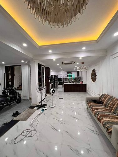 Hình ảnh Bán Nhà Phố Kim Mã, BA ĐÌNH, 100M2, 4 Tầng, MT 7.2M, Ô TÔ, GIÁ 20 TỶ.