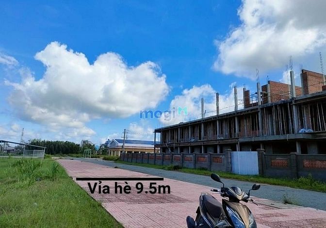 Hình ảnh Cần bán gấp 120m2 thổ cư đối diện chợ