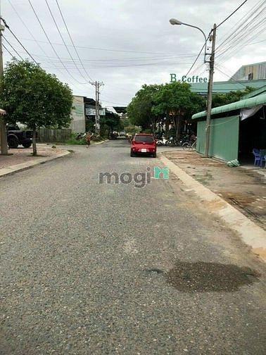 Hình ảnh Cần bán nhanh đất gần chợ bình chánh sổ hồng riêng100m công chứng liền