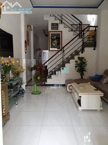 Hình ảnh Chạy Thận Bán Gấp NHÀ LÂM VĂN BỀN 60M2/ 1TY1 SHR