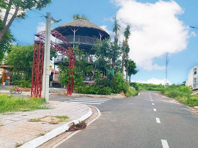 Hình ảnh Kẹt tiền cần bán lô đất ngay sau cây xăng 32, giá rẻ nhất thi trường