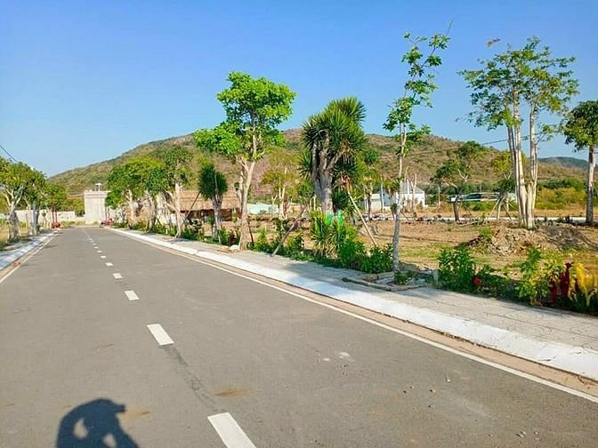 Hình ảnh Kẹt tiền cần bán lô đất ngay sau cây xăng 32, giá rẻ nhất thi trường