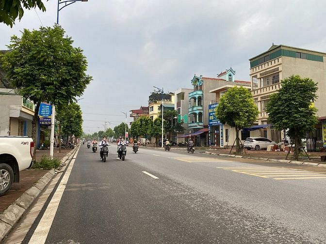Hình ảnh Mặt phố Đặng Xá, KD sầm uất đường 30m, 1 mặt ngõ ô tô, view hồ, vỉa hè