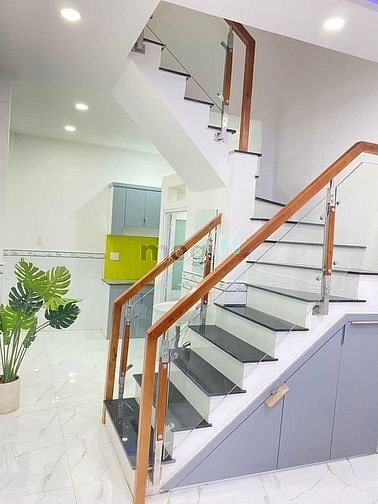 Hình ảnh Bán gấp nhà Cách Mạng Tháng Tám/Q3 60m2/1 tỷ 560 SHR