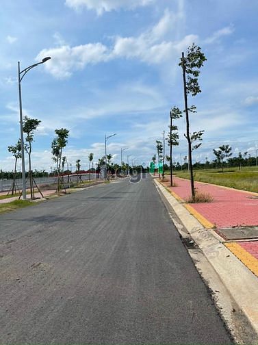 Hình ảnh Cần bán gấp lô đất ngay tại TT Thủ Thừa - đã có sổ, công chứng ngay.