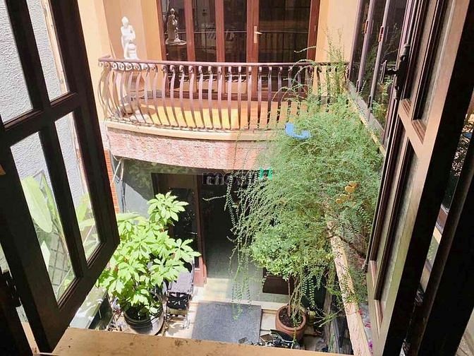 Hình ảnh Cho Thuê Biệt Thự Cổ Sân Vườn Đường Cao Thắng Quận 3 - 5 Tầng