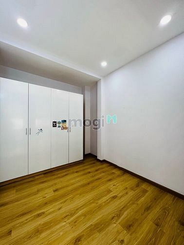 Hình ảnh Nhà đẹp ở liền Hoà Hảo , hẻm thông thoáng , 4 x 10