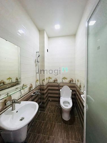 Hình ảnh Bệnh nặng bán gấp nhà 1T1L Hồng Bàng/Q6 64m2/1T67 SHR