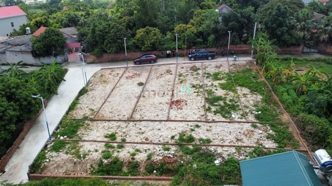 Hình ảnh bán đất văn phong châu cầu quế võ bắc ninh
dt 92m.mt 4.6m
giá 1 tỷ
