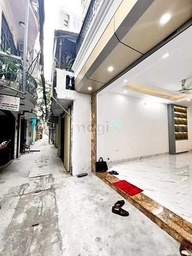 Hình ảnh GIẢM SỐC Nhà 52m Phố Thái Thịnh PHÂN LÔ, THANG MÁY. Nhà Mới Vị Trí Vip