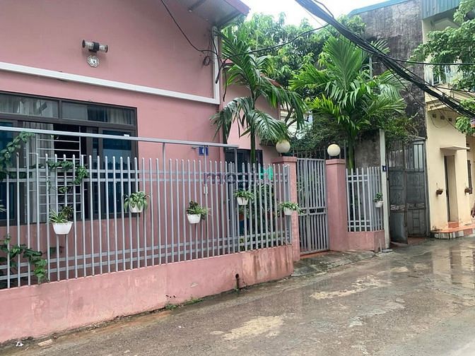 Hình ảnh Cần bán gấp lô đất Phố Thạch Bàn, 50 m2, mặt tiền 4,5 m, giá chỉ 5 tỷ.