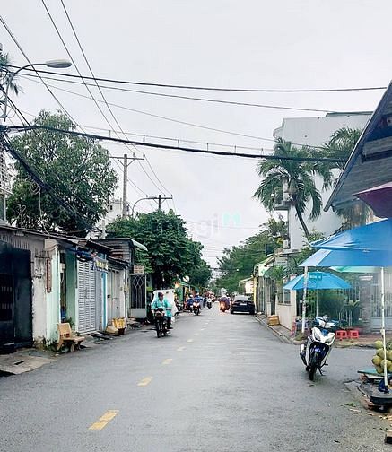 Hình ảnh Nhà MT VIP Phước Bình, Q9, 108m2, vị trí đắc địa, 2PN, ngay CĐ KT ĐN.