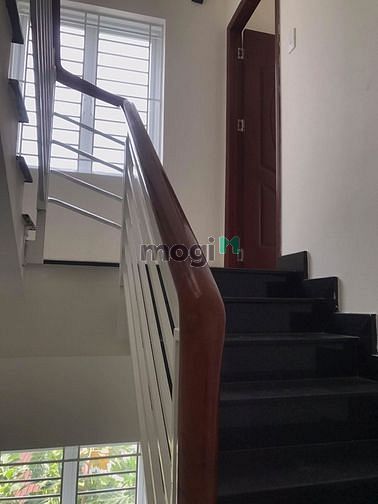 Hình ảnh Quận 1, 24-36m2, phòng mới, thoáng mát, CHUNG CHỦ