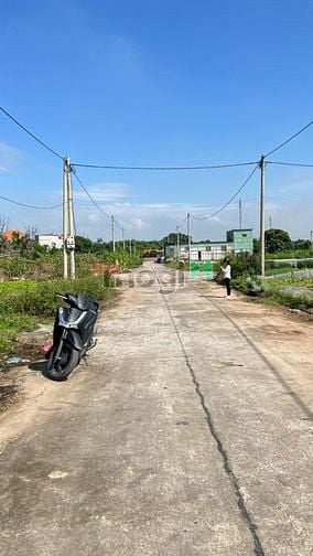 Hình ảnh 81m2 đất ở, vỉa hè 3M, đường nhựa 8M thông thẳng lên đê Hữu Đuống