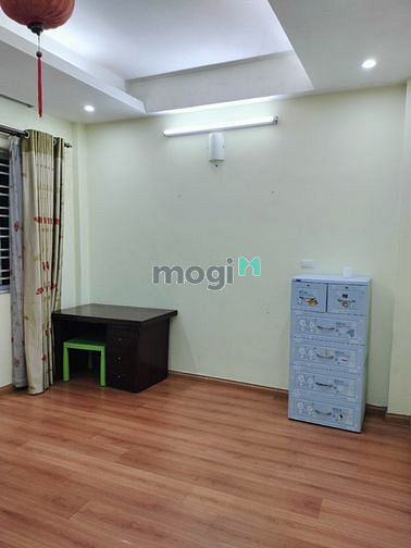 Hình ảnh Cho thuê nhà Hoàng Quốc Việt Dt 70m2 3 tầng 1 tum. Giá 25r/tháng