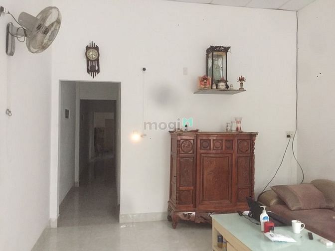 Hình ảnh Kiệt Chính Hữu đi vào 20m đến nhà
